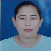 profesora de musica inicial para dar clases a niños entre las edades de 8 a 12 años